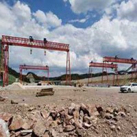 车间高效搭档，轻便型龙门吊灵动赋能！